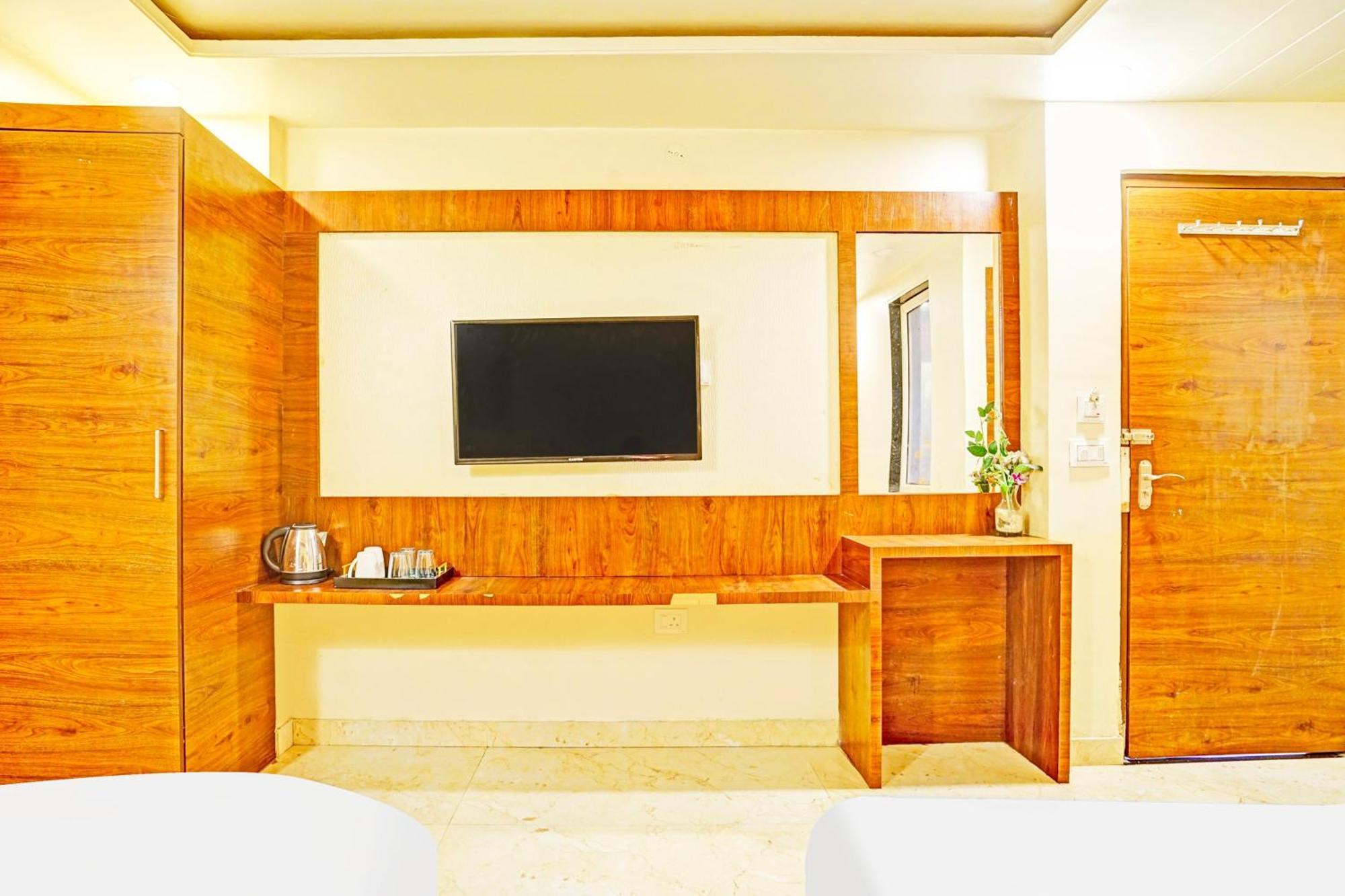 Super Townhouse Collectorate Circle Formerly Ld Prime ชัยปุระ ภายนอก รูปภาพ
